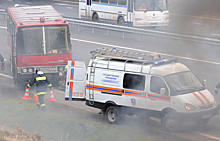 Автобус с едущими проверять ТЦ на пожароопасность загорелся