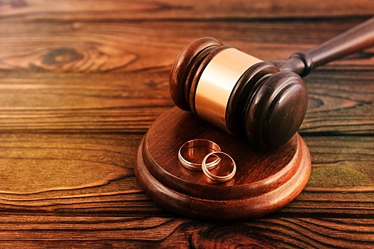 Верховный суд признал незаконным переоформление квартир на мать при разводе