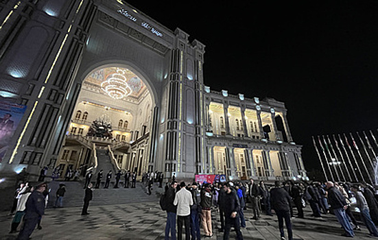 В Душанбе дни российского кино открылись показом картины "Далекие близкие"