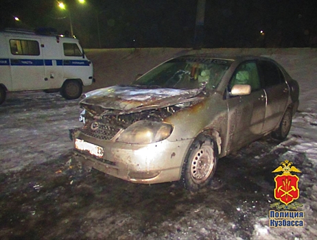 Конфликт из-за музыки привел к поджогу автомобиля в Кузбассе