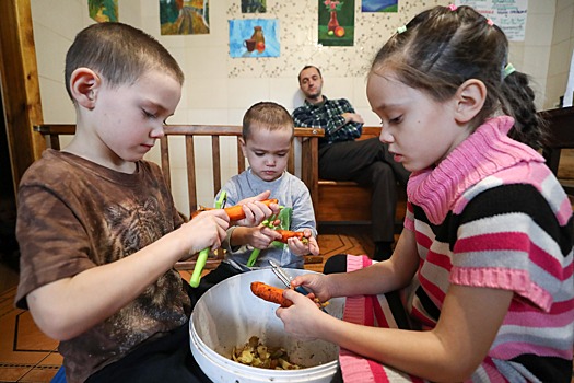 Адыгее на поддержку семей с детьми выделили свыше 64 млн рублей