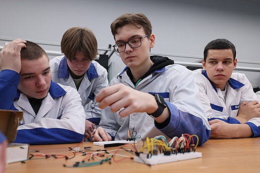 Где школьнику получить раннюю профориентацию?