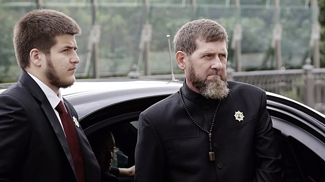 Кадыров вручил своему сыну новую медаль