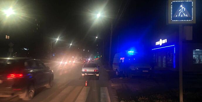 В Азове на пешеходном переходе сбили 17-летнюю девушку