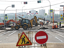 Дорожники перекопали асфальт перед мостом в Кемерове