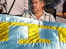 В Крыму отмечают день крымскотатарского флага