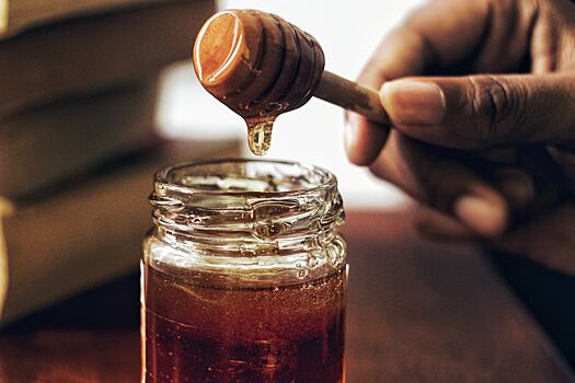 Терапевт объяснила, может ли мед заменить лекарства