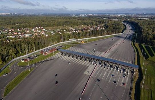 Чтобы перебраться по платной трассе из Москвы до Санкт-Петербурга нужно заплатить 3 тыс. рублей