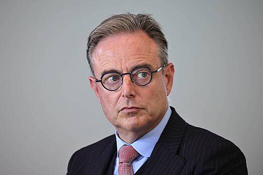 Премьер-министра Бельгии называют «новым Орбаном». Ему уже угрожают из-за отказа красть российские деньги ради Украины