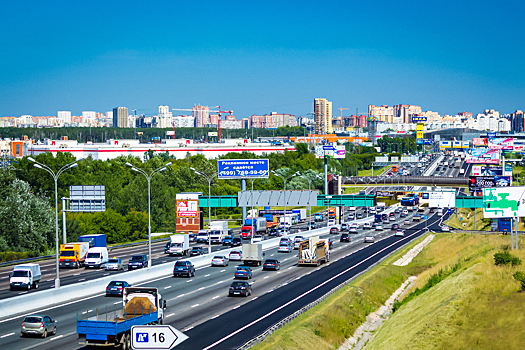 На треть автомобильных дорог в России нанесут «стеклянную» разметку