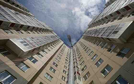 В Красноармейске из окна пятого этажа упал малолетний ребенок вечером