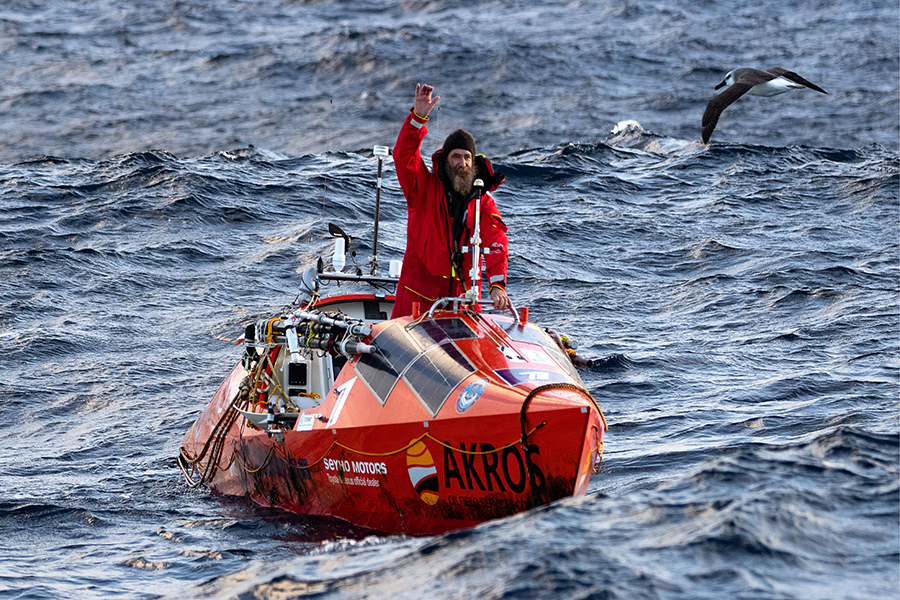 Конюхов рассказал, что похудел на 15 кг за 115 дней плавания в океане