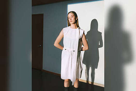 Дочь Николь Кидман Сандэй Роуз снялась в платье с разрезами