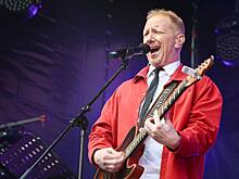 Солист «Братьев Грим» перестал общаться с братом из-за наркотиков и причастности к ЛГБТ