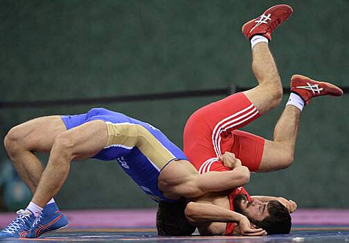 Таджикские борцы привезли медали с международных турниров