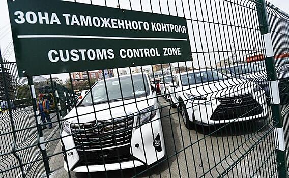 Утильсбору дали месяц на раздумье: Денис Мантуров отправил Минпромторгу новое задание
