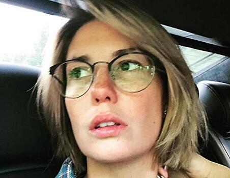 Жена Прилучного в очках показала себя без косметики в «Инстаграм»