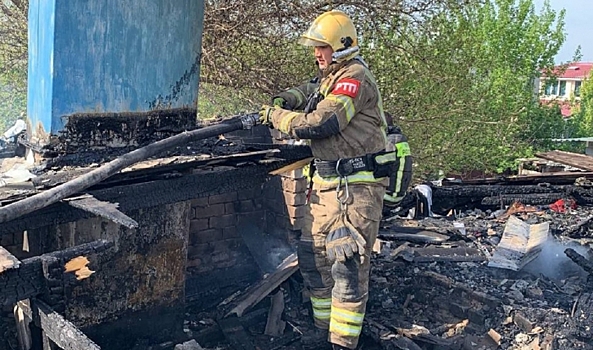 Неисправная электропроводка на чердаке стала причиной пожара в Волгограде
