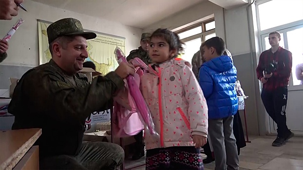 Миротворцы РФ передали гуманитарную помощь садам и школам Карабаха в преддверии холодов