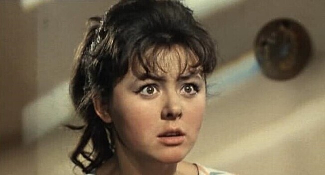 Было — стало: как изменилась подруга Шурика Лида из «Операции «Ы» Наталья Селезнева