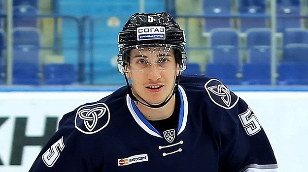 Хоккейный защитник Березин перешел из "Нефтехимика" в "Авангард"