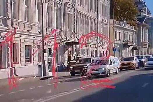 Погоня после кортежа с мигалками в центре Москвы попала на видео