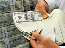 Эксперт прокомментировал сообщения о ввозе российскими банками рекордного объёма долларов