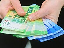 Депутаты предложили установить в России минимальную почасовую оплату труда