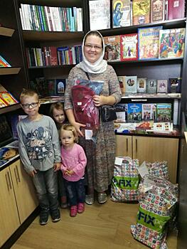 Прихожане храма на Волжском помогли собрать детей из нуждающихся семей в школу