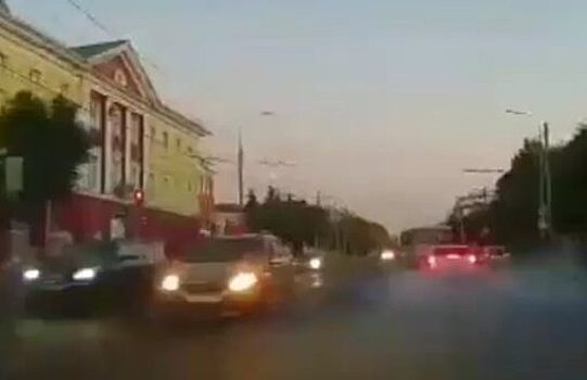 Момент тарана машины ДПС попал на видео