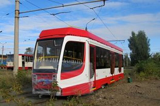 В Самару прибыли два новых трехсекционных трамвая Усть-Катавского завода