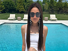 Дизайнер Вера Вонг снялась в купальнике у бассейна