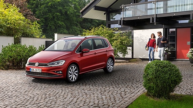 Новые моторы и электроника: представлен обновленный Volkswagen Golf Sportsvan