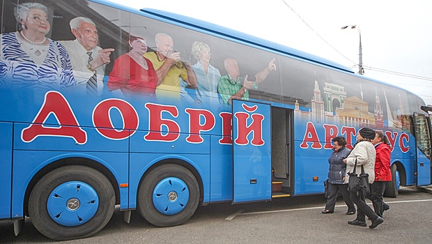 Для пожилых жителей Алтуфьева устроили экскурсию на «Добром автобусе»