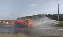 Специалисты провели обработку дорог и улиц во Внуковском