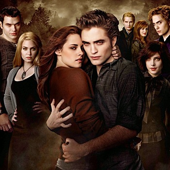 Романтическая вампирская сага "Сумерки" чуть не стала триллером с агентами ЦРУ