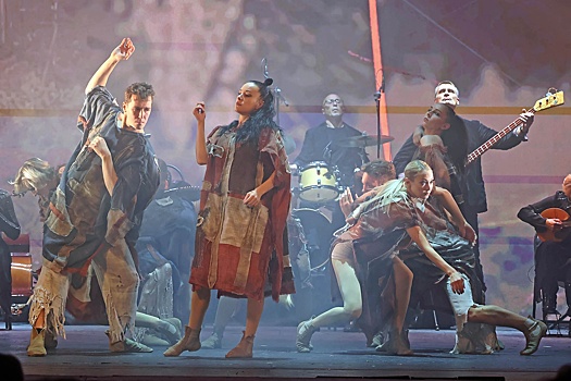 Объяснение в любви. Свердловский театр музыкальной комедии празднует двойной юбилей