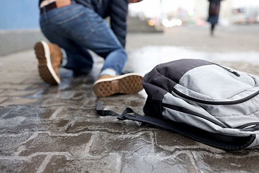 Реабилитолог рассказал, как зимой избежать падений