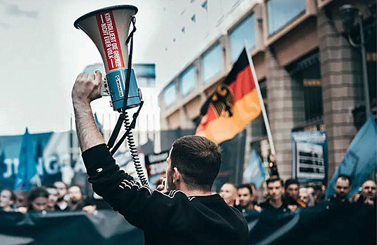 В немецкой земле Саксония-Анхальт признана правоэкстремистской деятельность местного отделения «Альтернативы для Германии»