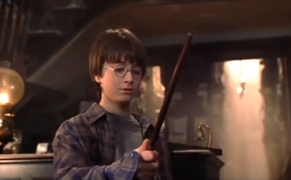 Дэниел Рэдклифф ответил на слухи о сломанных волшебных палочках на съемках «Гарри Поттера»