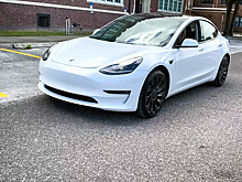 Tesla вручила покупателю новый Model 3 без важнейшей детали