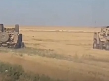 Видео с перевернутым броневиком США попало в Сеть