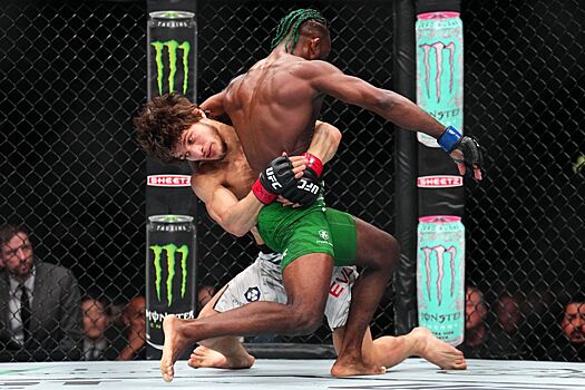 Евлоев поднялся на 4-ю строчку рейтинга UFC в полулёгком весе, Рахмонов — 2-й