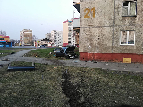 Один человек попал в больницу после жесткого ДТП в Кемерове