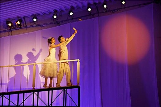 В городе "Белых ночей" и влюблённых