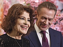 За что французскую актрису Фанни Ардан наградили спецпремией «Золотой маски»