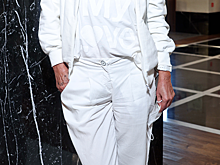 Образ Ирины Хакамады «наводит на мысль о белых халатах»
