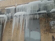 Саратовцы рассказали об угрожающих жизни сосульках