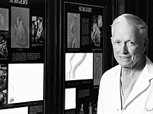 Умер впервые пересадивший искусственное сердце хирург