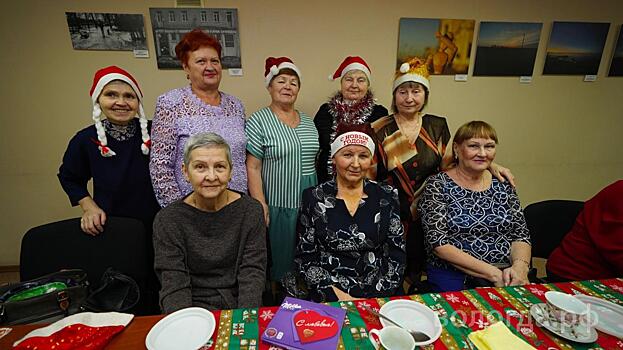 Новогодний огонёк для пенсионеров прошёл в заречной части Вологды